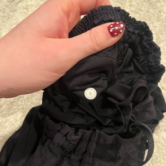 Lululemon hotty hot shorts - Picture 5 of 5